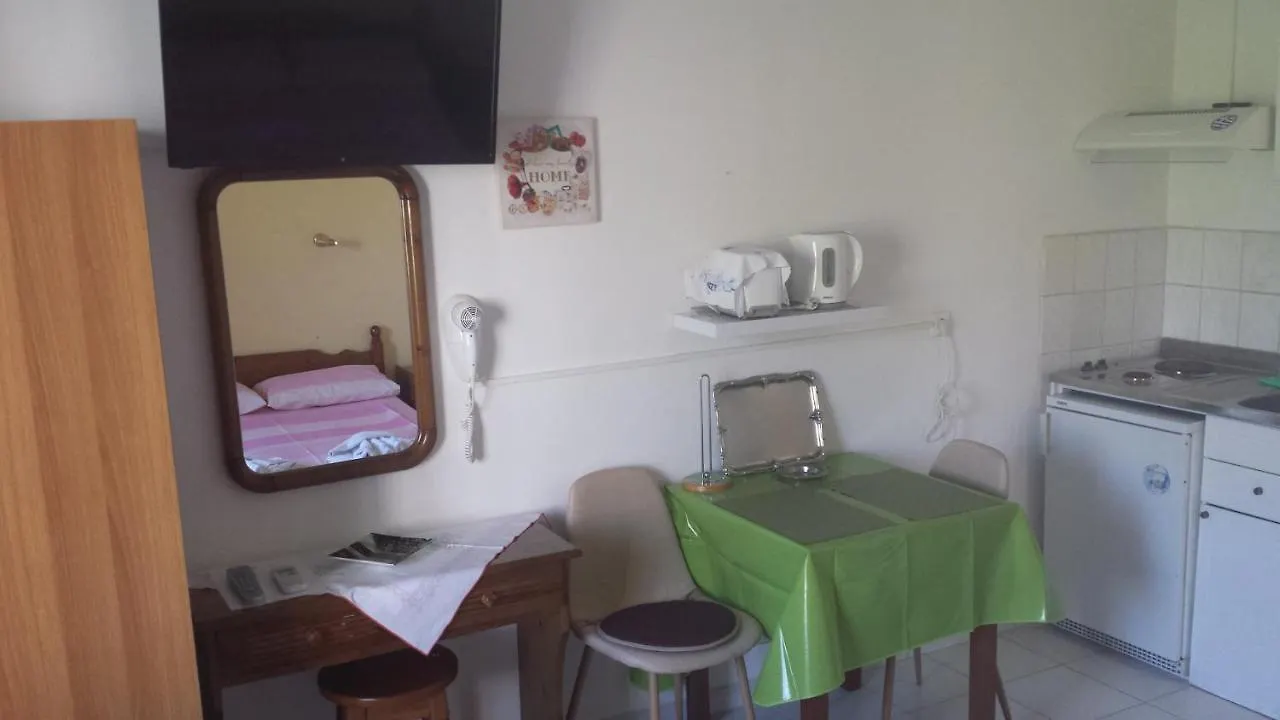 Διαμερίσματα Εύα Σβορωνάτα 0*,